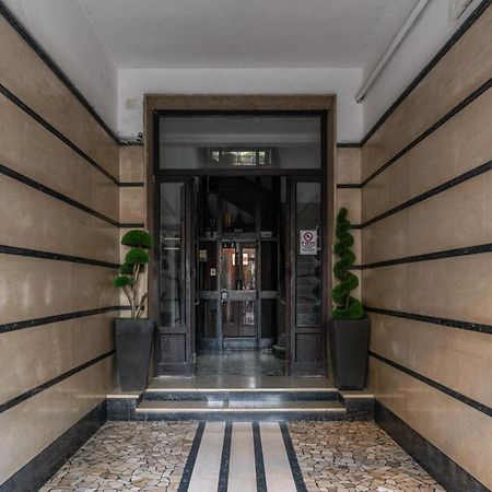 Camera E Caffe Deluxe Napoli Bagian luar foto
